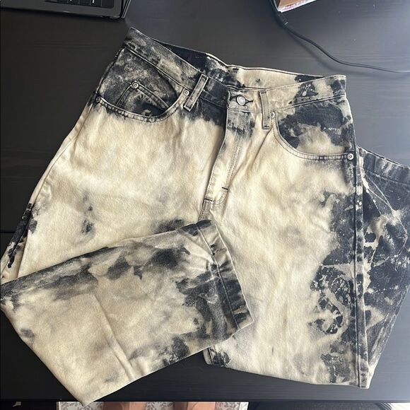 Wrangler Black and White Relaxed Jeans with Vintage Acid Wash 30x32 - Picture 1 of 5